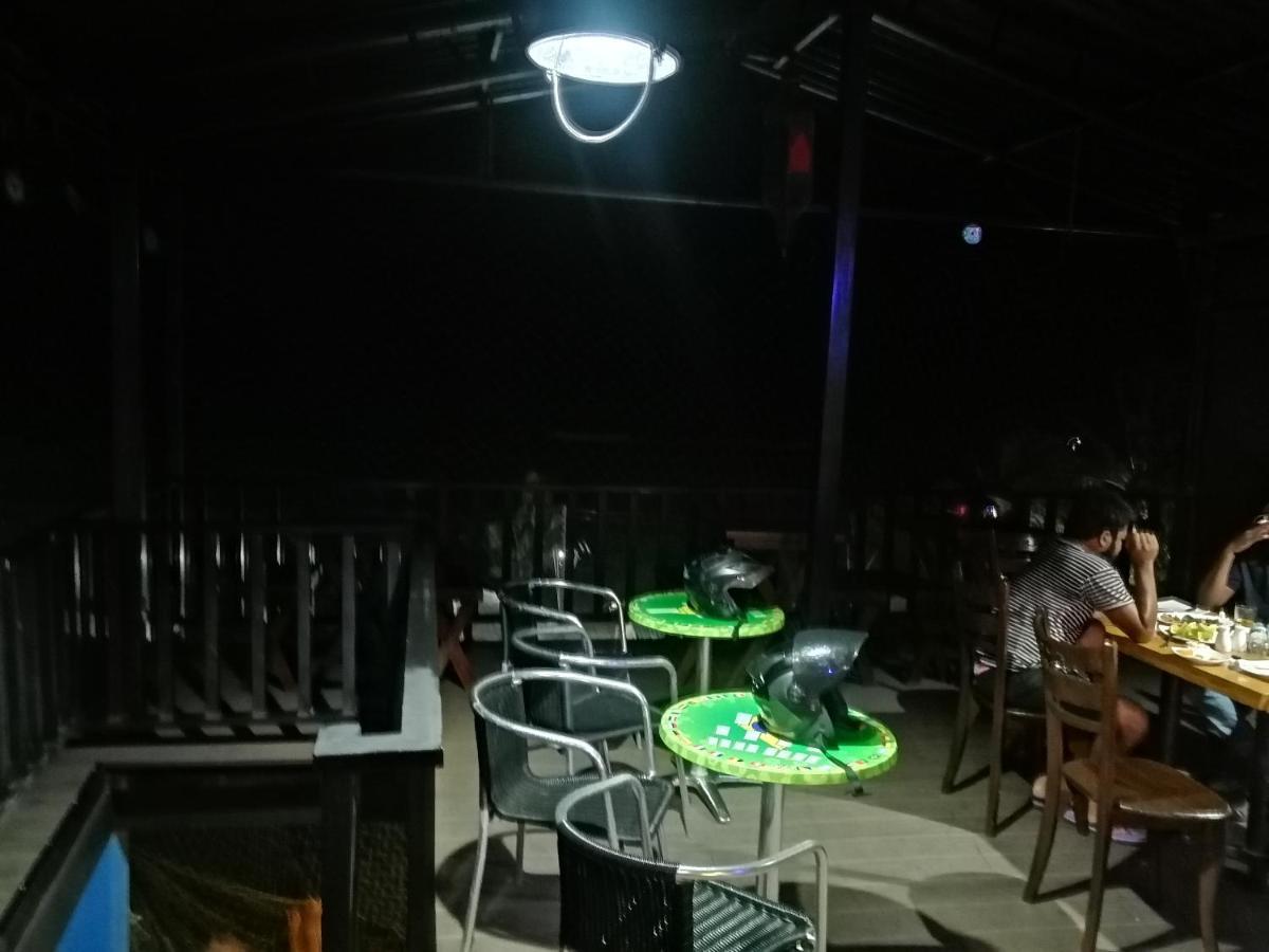 Le Petit Hotel & Restaurant 니곰보 외부 사진