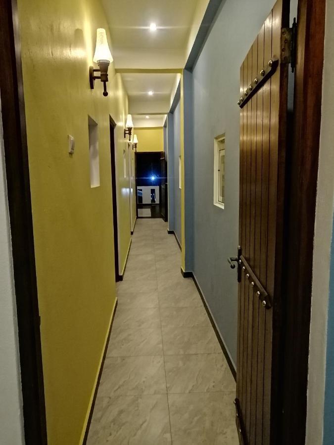 Le Petit Hotel & Restaurant 니곰보 외부 사진
