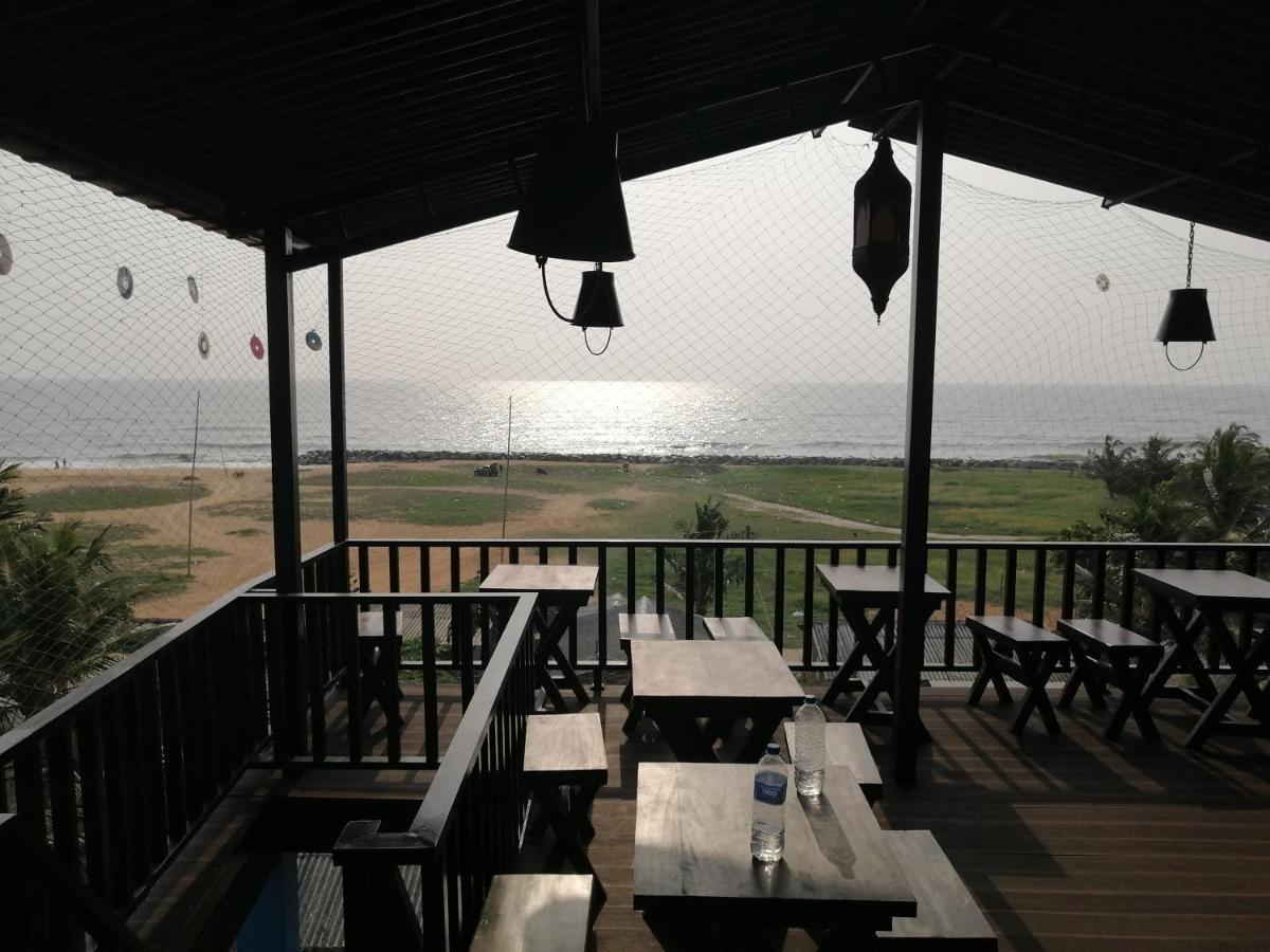 Le Petit Hotel & Restaurant 니곰보 외부 사진
