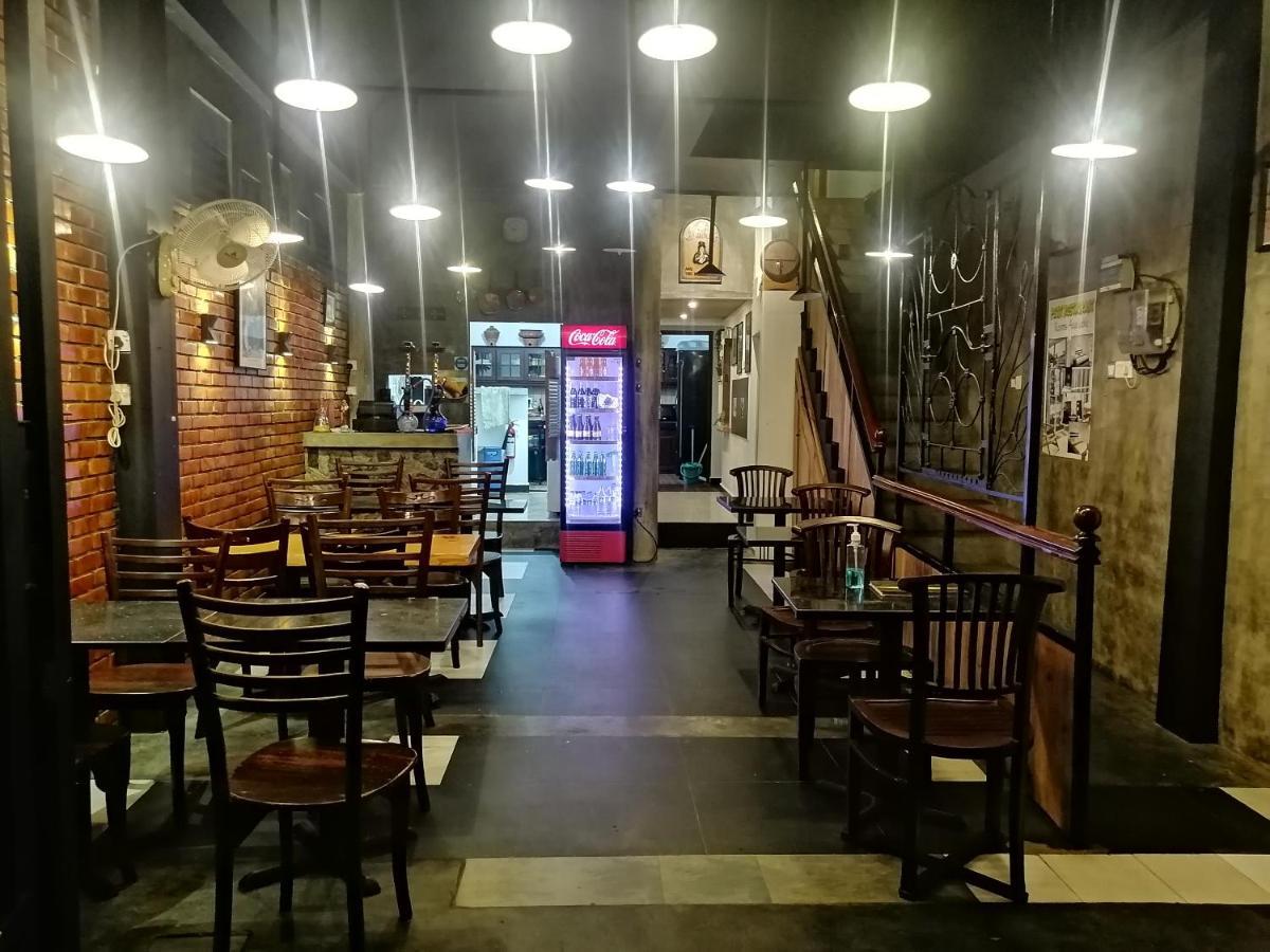 Le Petit Hotel & Restaurant 니곰보 외부 사진